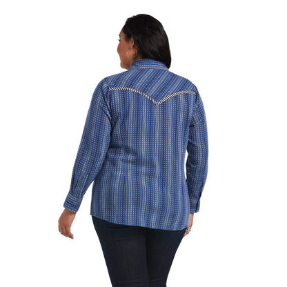 Ariat® Women's Farriday Denim Long Sleeve Snap Front Western Shirt –  Solano's Boot & Western Wear